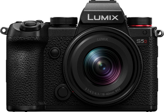 Panasonic Lumix S5D with S-R1840 F/4.5-6.3 KIT