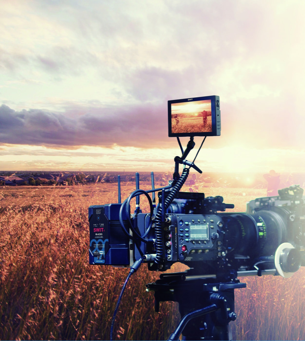 SWIT PB-H290S | 290Wh 28V/14V Smart Battery, V-mount, also ideal for long term use or high power draw lights