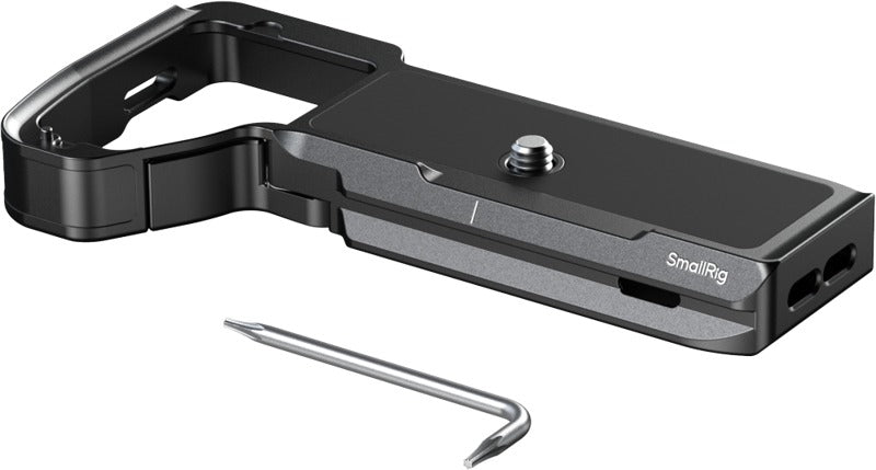SmallRig 6033 Baseplate with AirTag Slot for Sony Alpha 7 V / 7R V / 7 IV