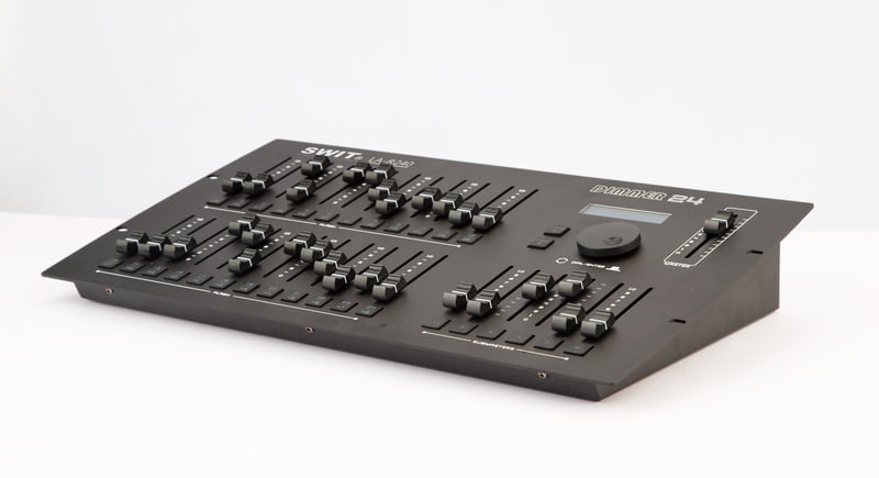 SWIT LA-R240 | 24-Channel Cascadable DMX Light Console
