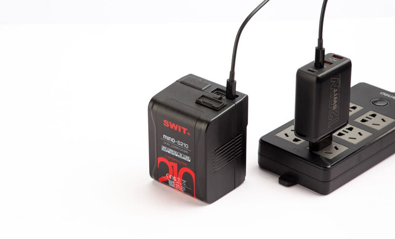 SWIT Mino-S210 | USB-C, tiny size with 210Wh pocket mini battery, USB-A/USB-C/D-tap, V-Mount, also ideal for long term use or high power draw lights