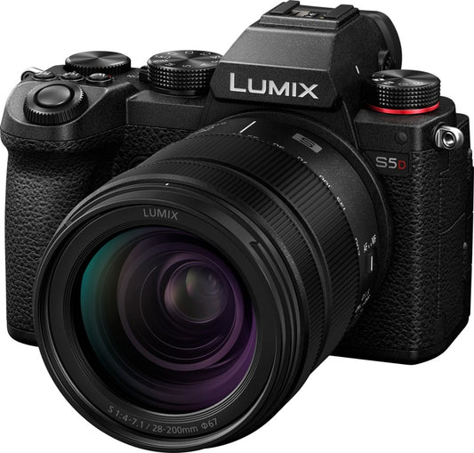 Panasonic Lumix S5D with S-R28200 F/4-7.1 KIT