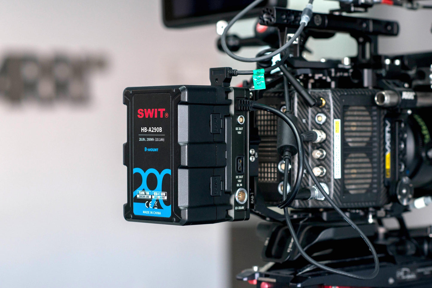 SWIT HB-A290B | 290Wh Battery with 28V B-Mount, 16V D-tap and USB-C/USB-A, also ideal for long term use or high power draw lights