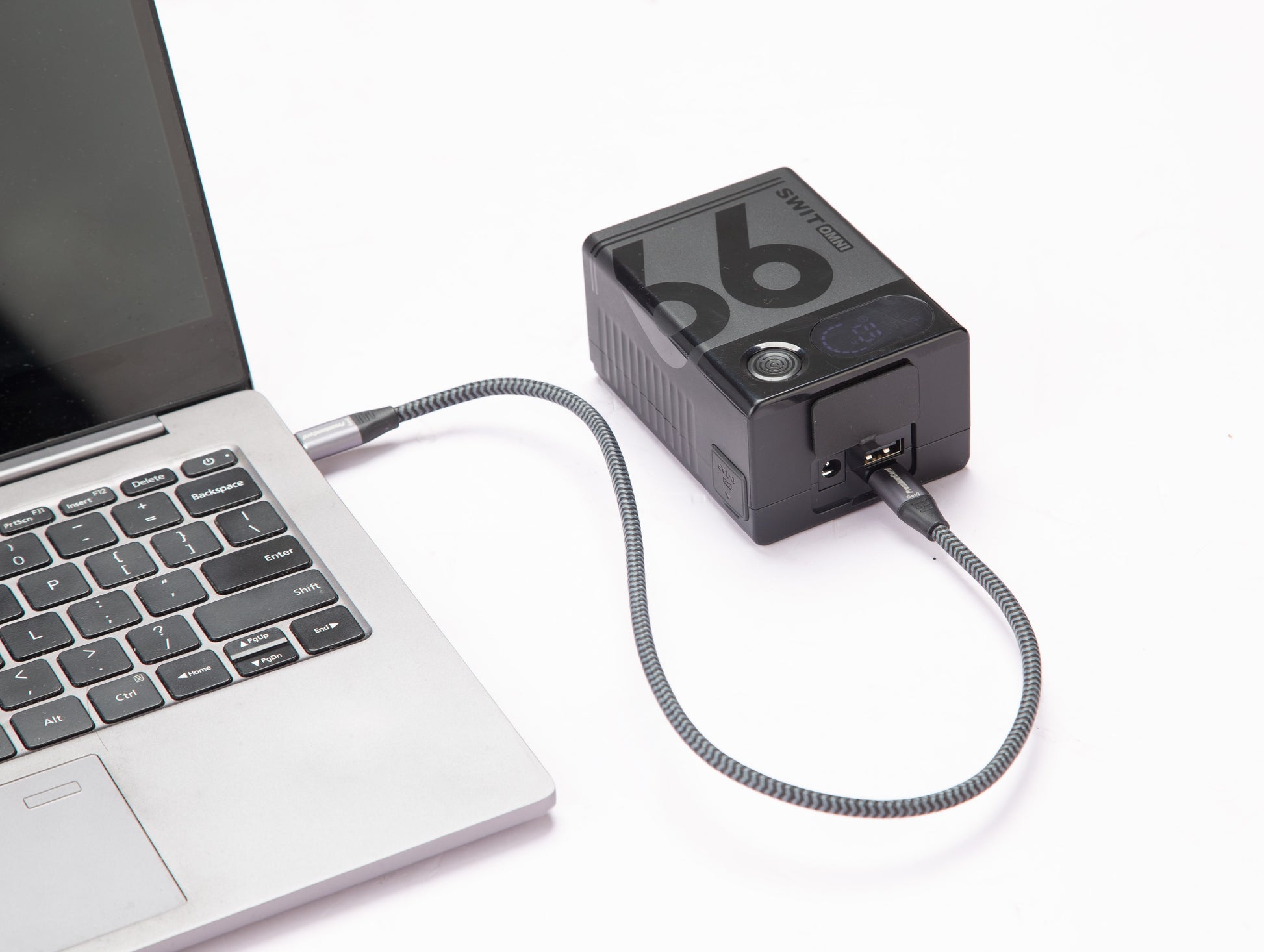 SWIT OMNI-99S | 99Wh 150W-high-load Professional Mini Battery with USB-C for laptop, and LCD Display/D-tap/DC-8V/USB-A, V-Mount, also ideal for long term use or high power draw lights