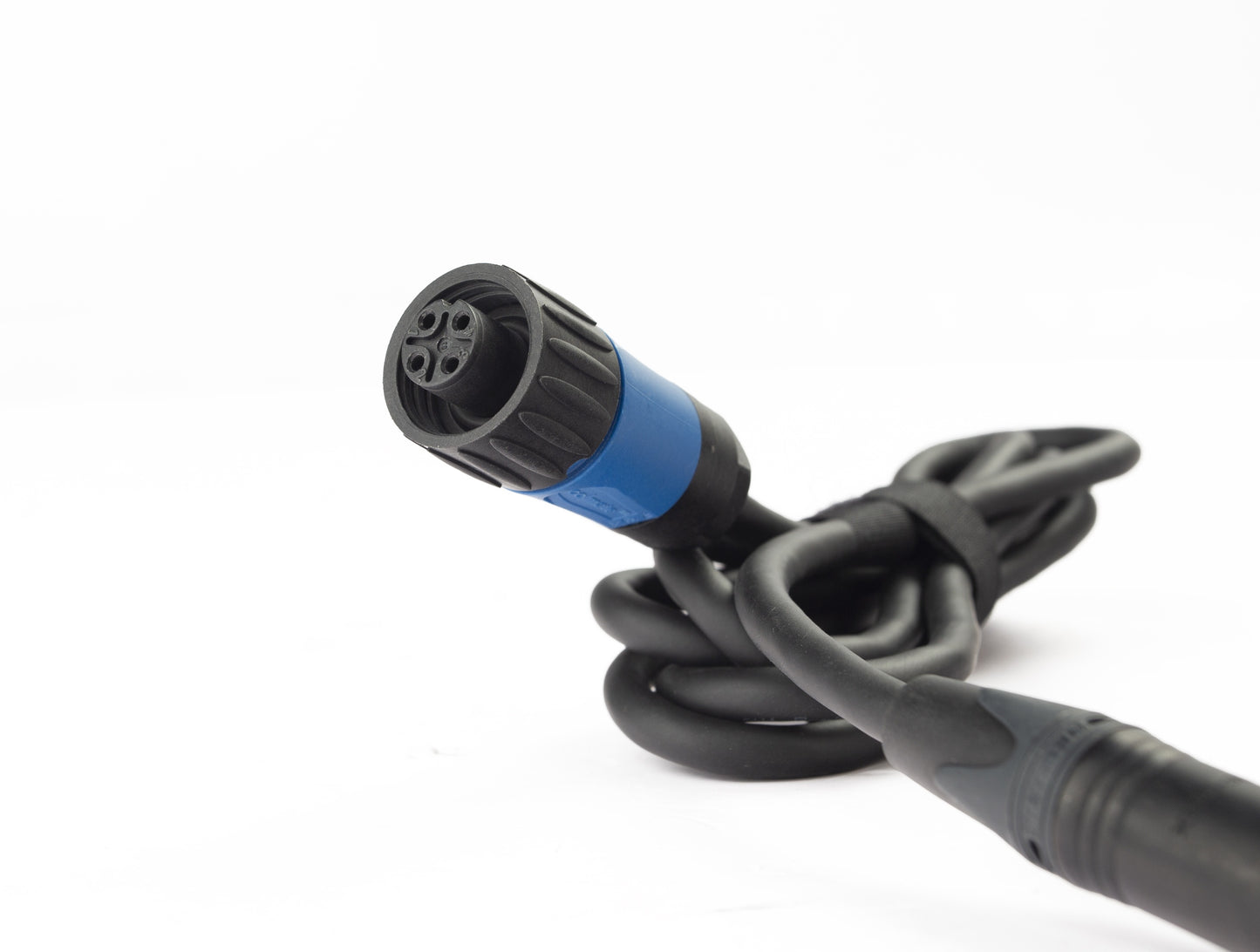 SWIT PA-704 | 3-pin XLR male to Ecomate 4-pin female Cable, 2m, for Creamsource Vortex