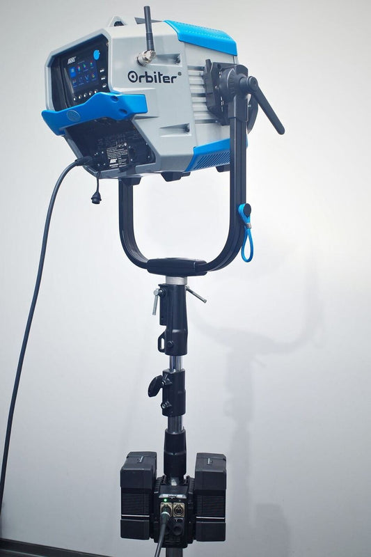 SWIT TD-R210S | 500W Super High load 48V/24V Flexible Stand-mounted Adaptor for dual batteries, V-mount