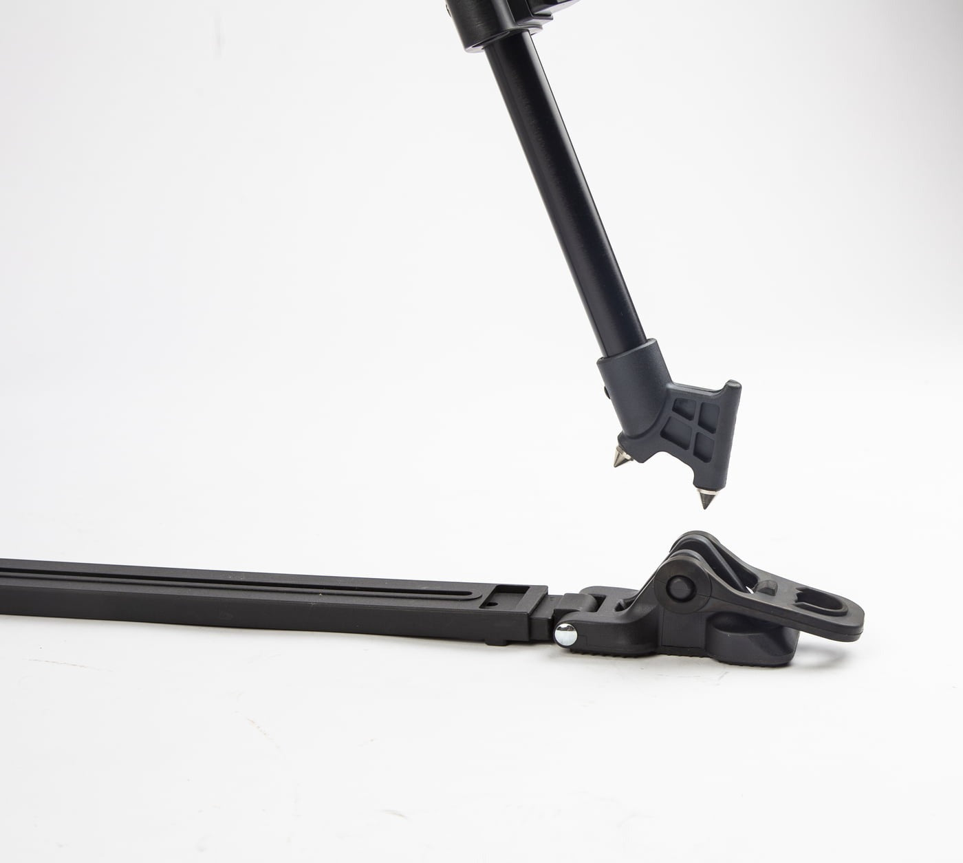 SWIT TOWER150 | Aluminum Camera Tripod KIT, with SWIT TH150 Fluid Video Head, Ground Spreader, 15kg Payload, Soft Bag