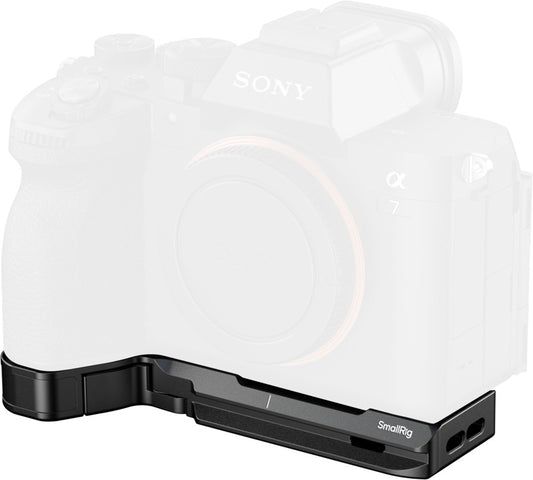 SmallRig 6033 Baseplate with AirTag Slot for Sony Alpha 7 V / 7R V / 7 IV
